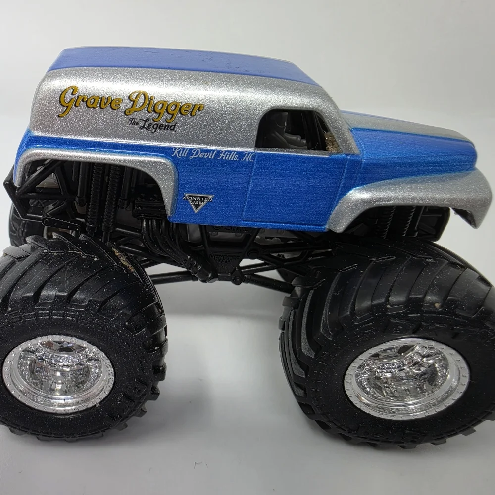 Hot Wheels Monster Jam Grave Digger Truck
